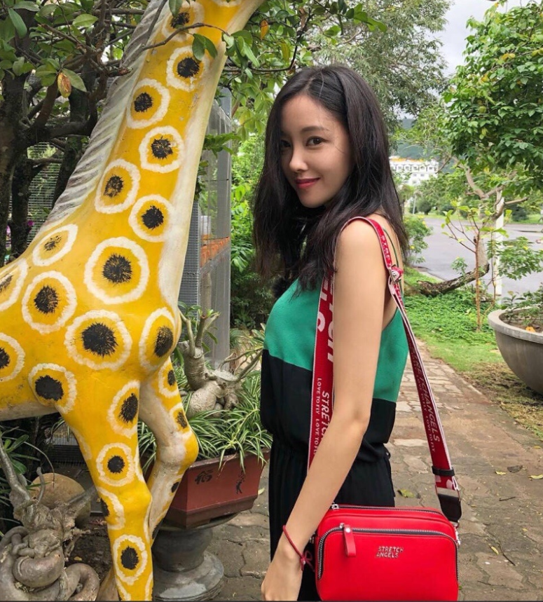 韩国美女朴孝敏泳装性感图片