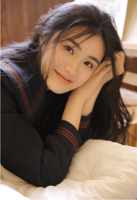 画室里学生妹艺术生美女图片