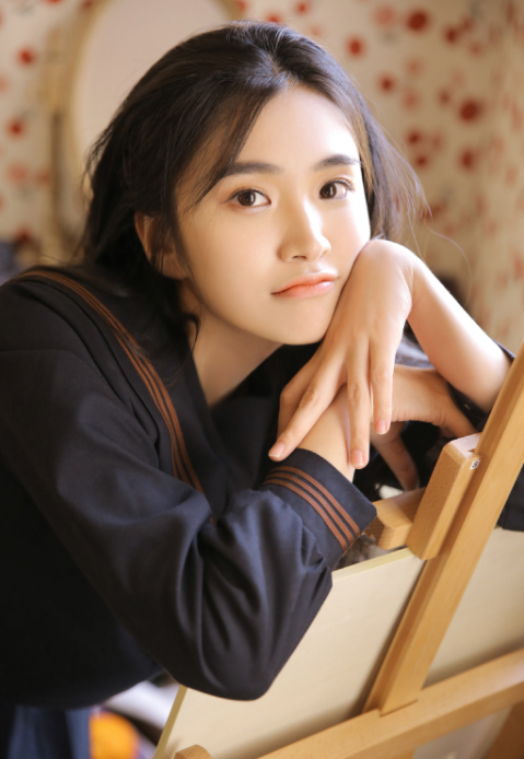 画室里学生妹艺术生美女图片
