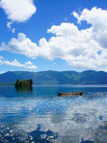 情人的眼泪泸沽湖风景图片