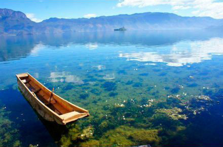 情人的眼泪泸沽湖风景图片