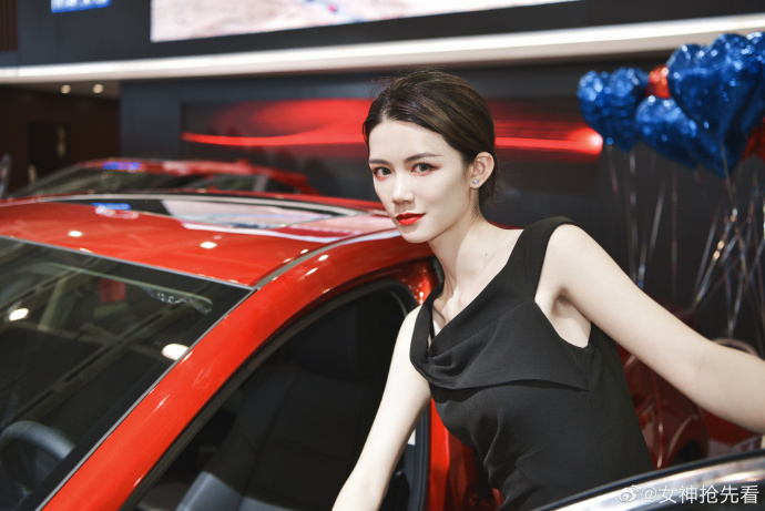 性感美女车模唐离车展图片