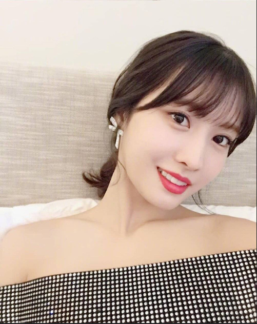 韩国美女图片 女团Twice成员momo图片