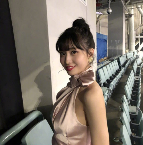 韩国美女图片 女团Twice成员momo图片