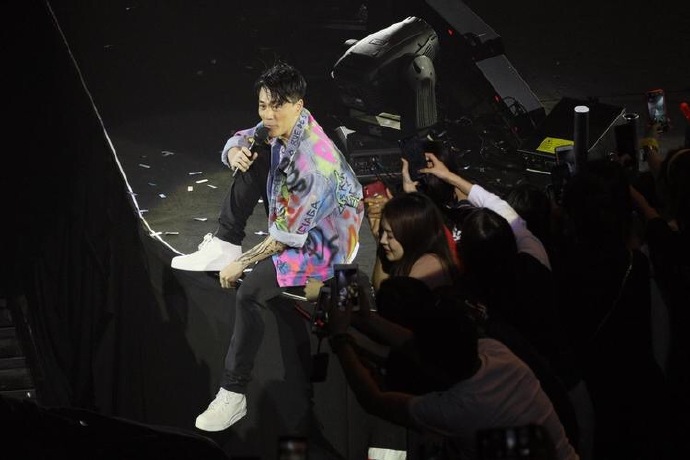 香港男明星林峯澳门演唱会2019图片