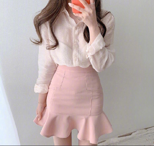 温柔的粉色系少女穿搭图片