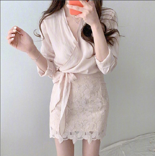 温柔的粉色系少女穿搭图片