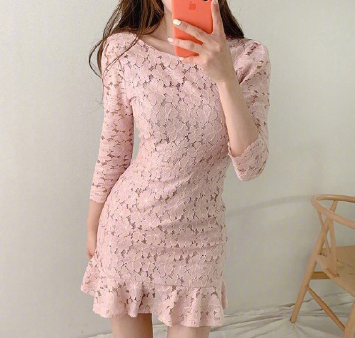 温柔的粉色系少女穿搭图片