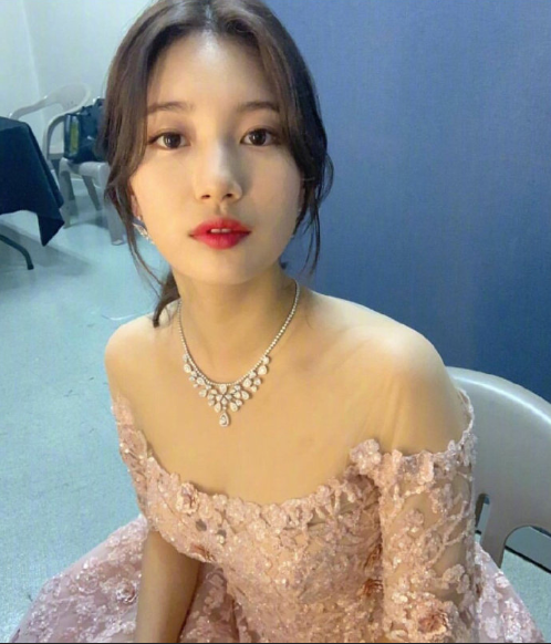韩国美女歌手裴秀智私房图片
