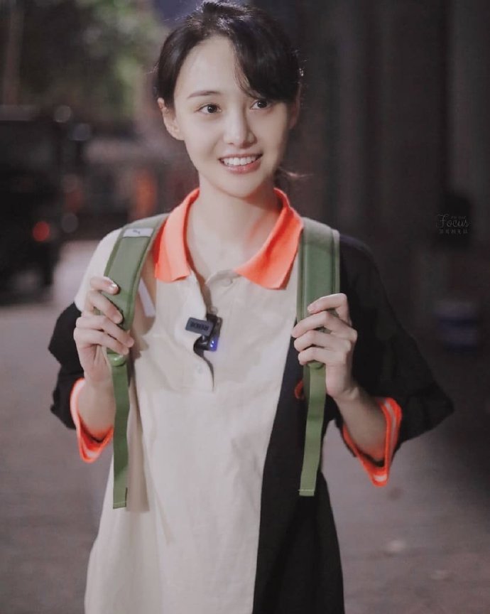 东北美女图片 纯真甜美女明星郑爽图片