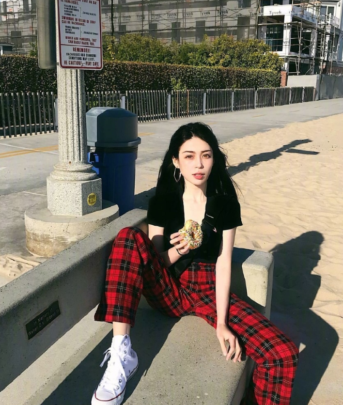 俄罗斯美女图片Nadia Bean私服照图片