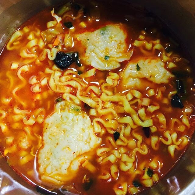 夜宵最佳首选泡面图片