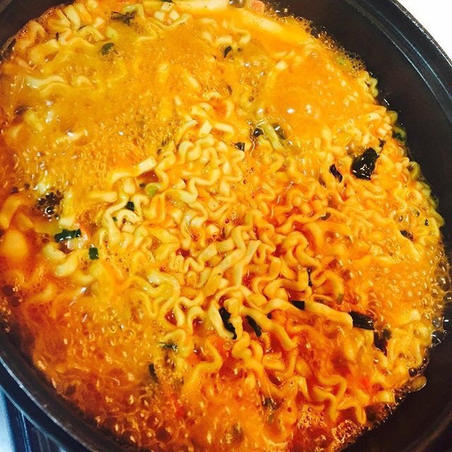 夜宵最佳首选泡面图片