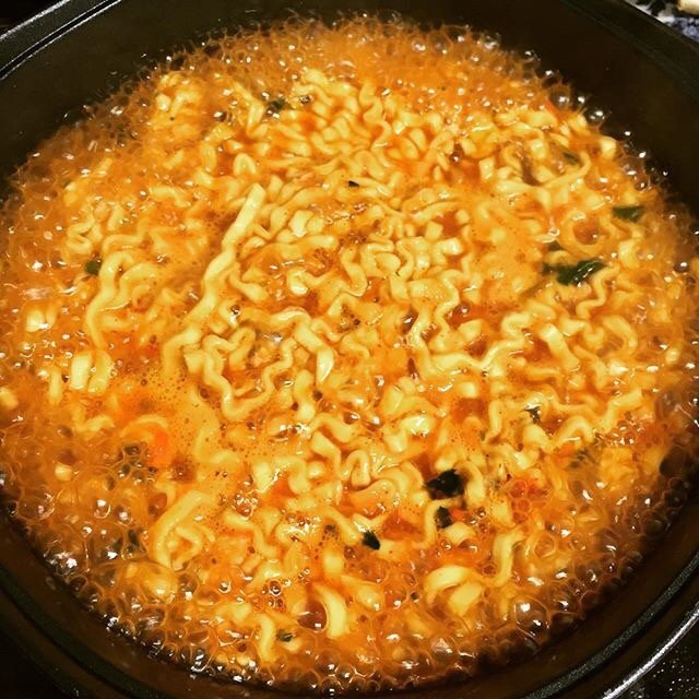 夜宵最佳首选泡面图片