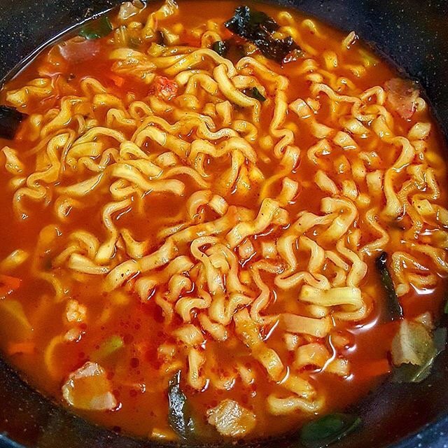 夜宵最佳首选泡面图片