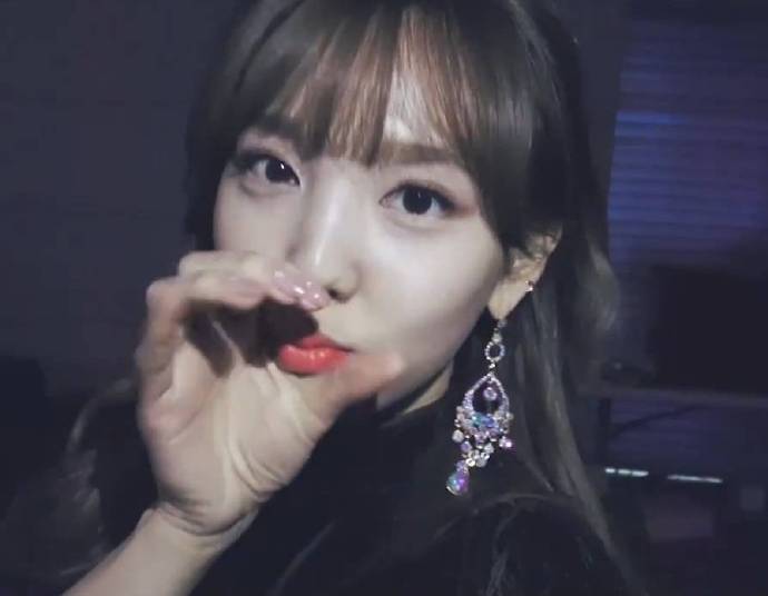韩国美女图片 韩国女团TWICE成员林娜琏九连拍图