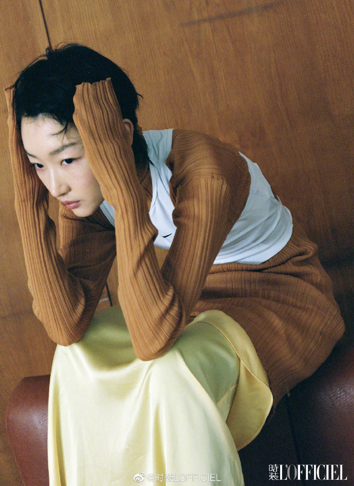 中国美女图片 内地女明星周冬雨《时装杂志》封