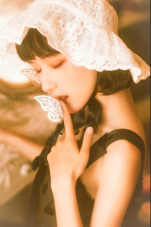清纯美女图片 从油画中走出来的AAAyu阿玉复古写