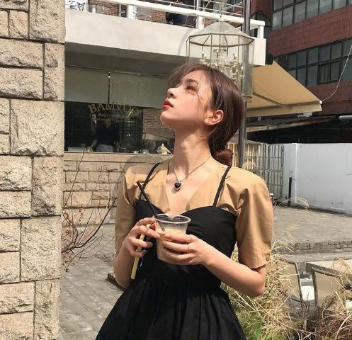 黑色特有的小性感清纯美女图片