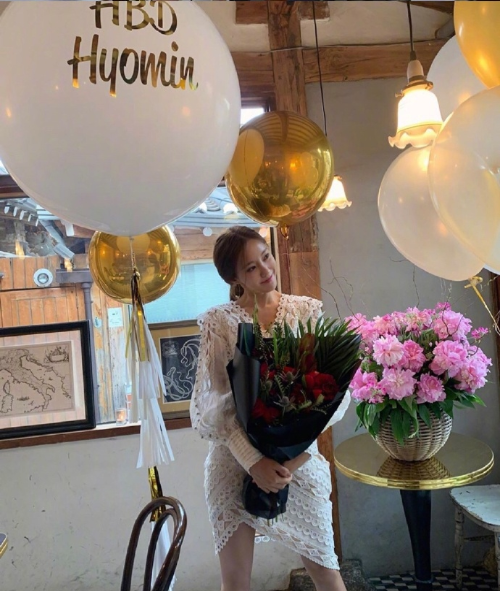 韩国美女明星朴孝敏30岁生日party图片