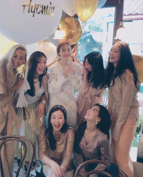 韩国美女明星朴孝敏30岁生日party图片