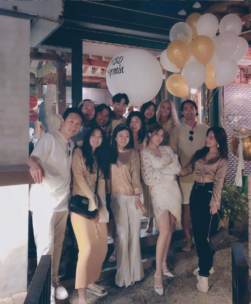 韩国美女明星朴孝敏30岁生日party图片