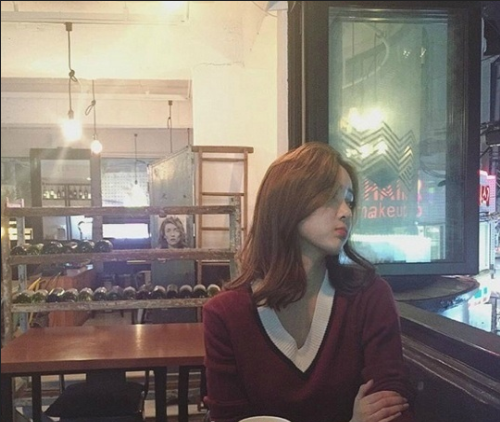 中长发甜美女孩图片
