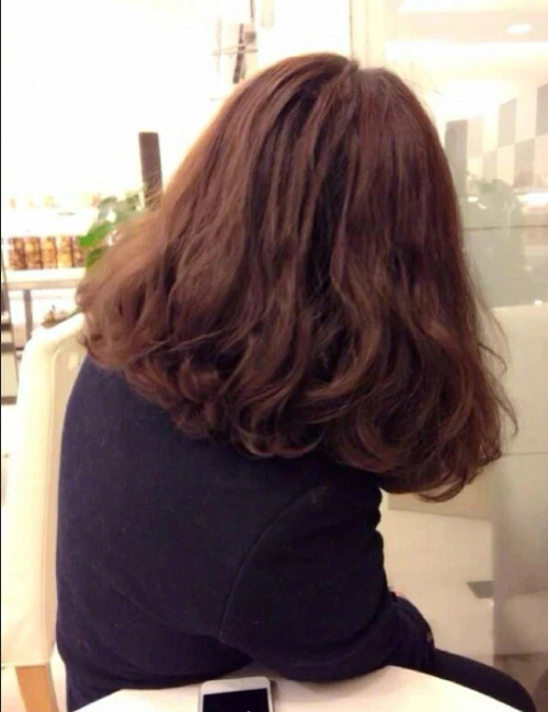 好看的美女齐肩短发发型图片