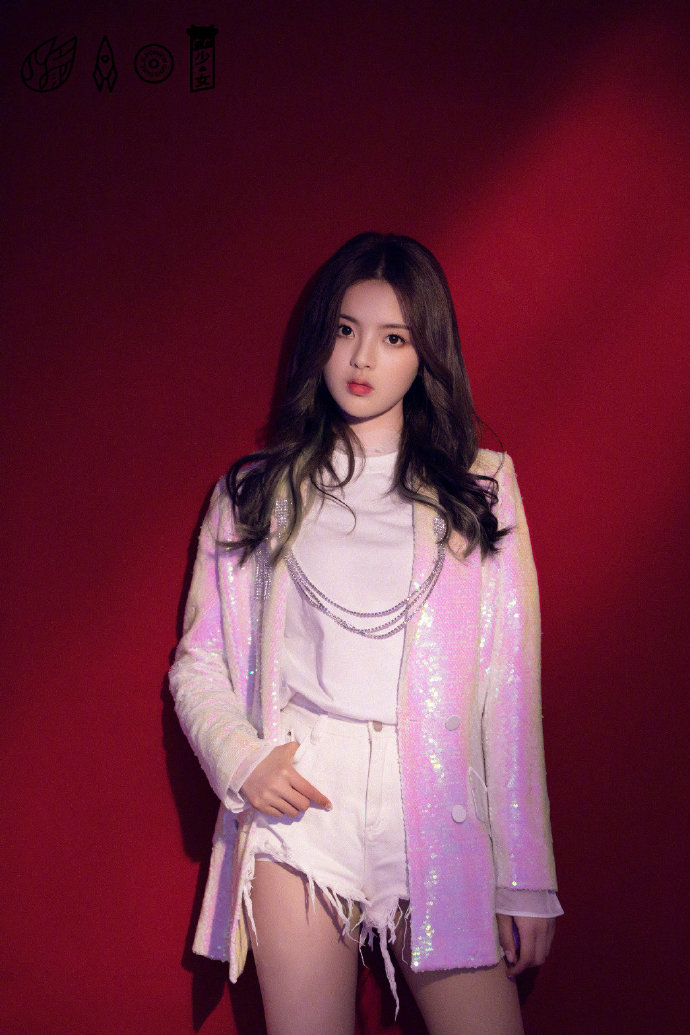 中国美女图片 90后美女杨超越图片