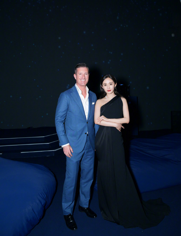 中国美女图片 雅诗兰黛品牌全球代言人杨幂图片