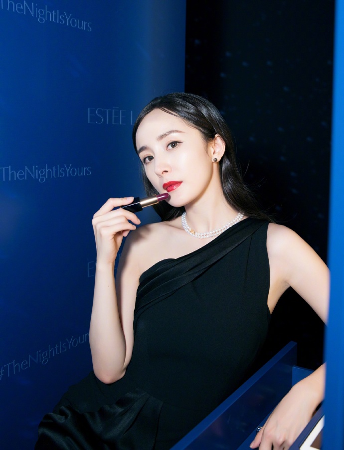 中国美女图片 雅诗兰黛品牌全球代言人杨幂图片