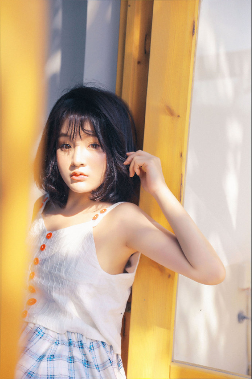 俏皮女学生夏日写真图片 清纯美女图片