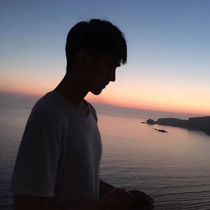 微信情侣头像真人一人一半图片