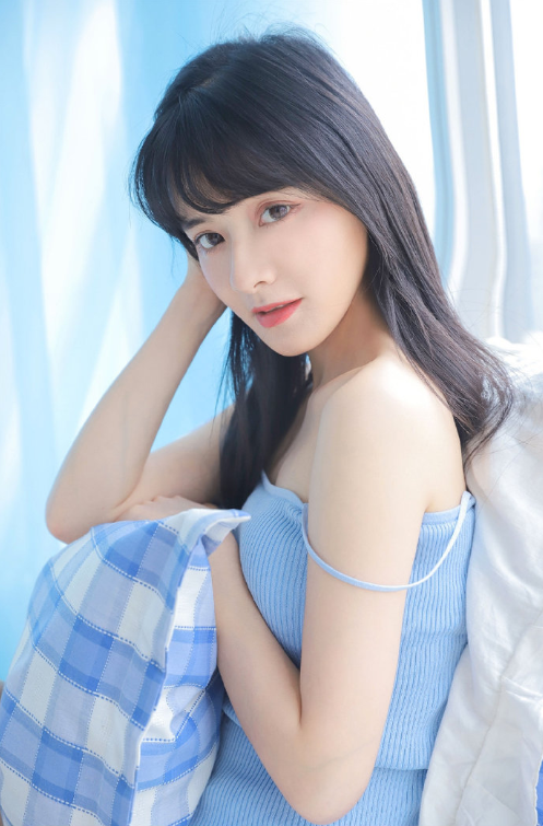 文艺女神蓝色清凉写真图片 清纯美女图片