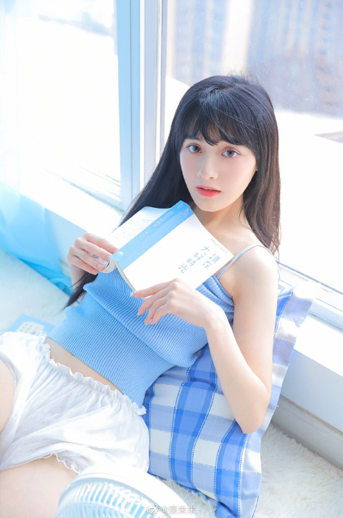 文艺女神蓝色清凉写真图片 清纯美女图片