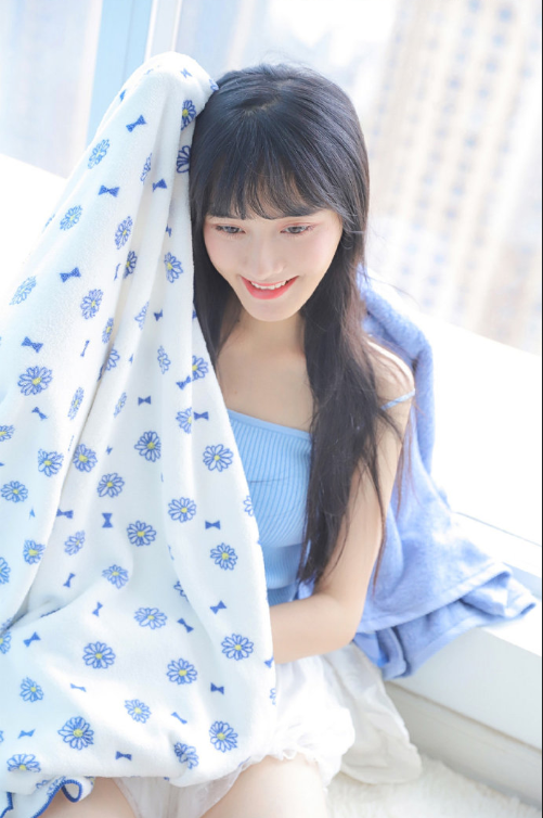 文艺女神蓝色清凉写真图片 清纯美女图片