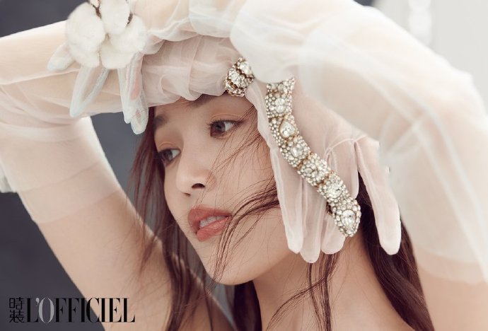 内地女明星吴宣仪《时装LOFFICIEL》封面大片 中国