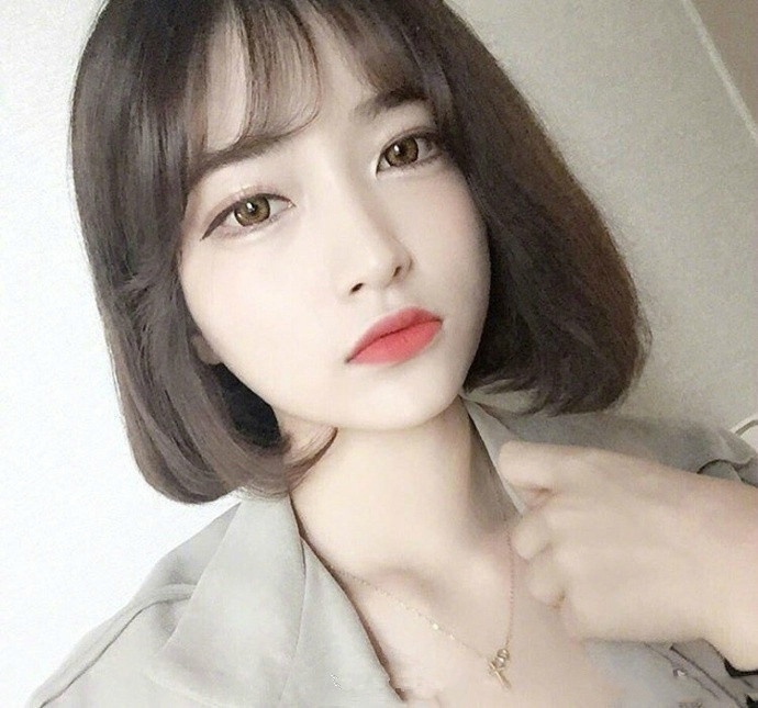 碎薄刘海 齐脸短发美女图片太美腻了 美女自拍照