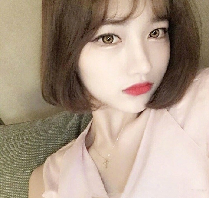 碎薄刘海 齐脸短发美女图片太美腻了 美女自拍照