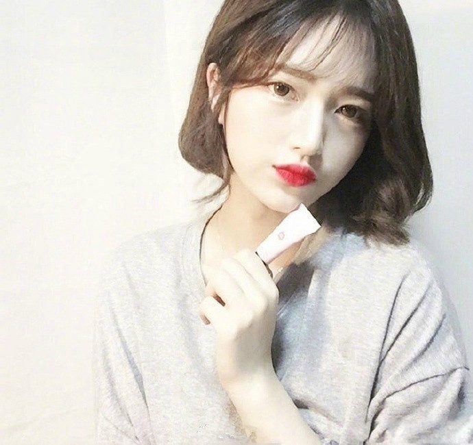碎薄刘海 齐脸短发美女图片太美腻了 美女自拍照