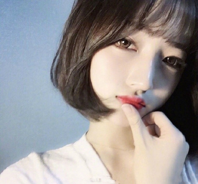 碎薄刘海 齐脸短发美女图片太美腻了 美女自拍照