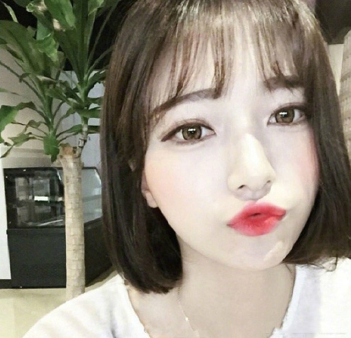 碎薄刘海 齐脸短发美女图片太美腻了 美女自拍照