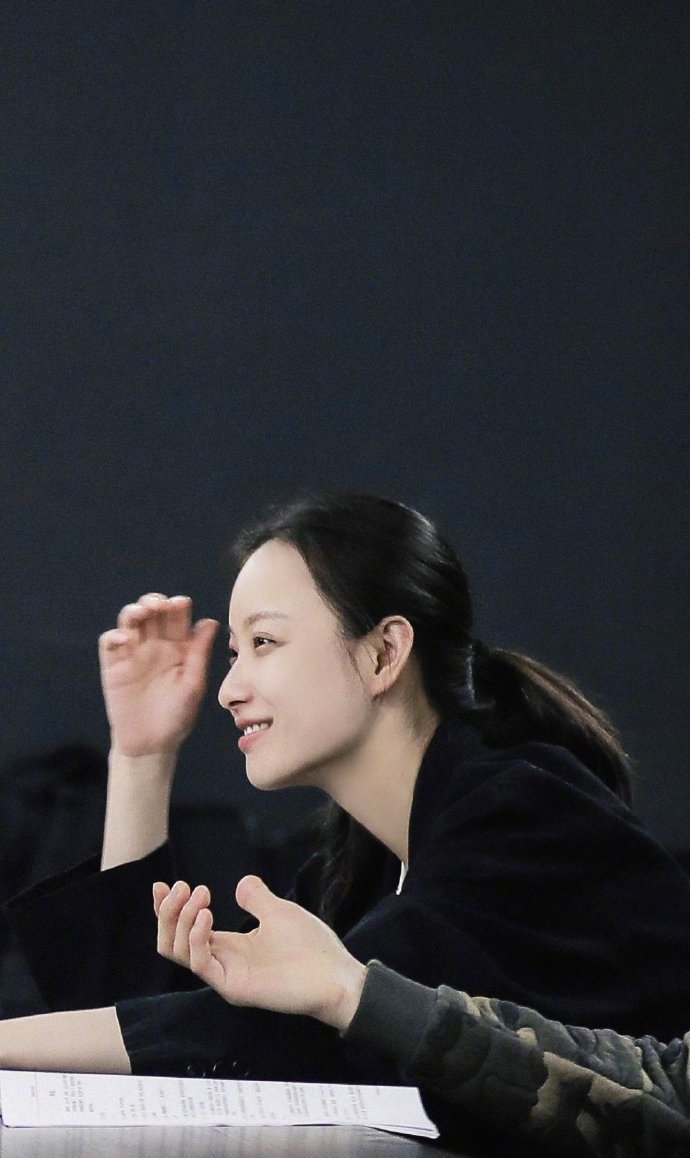 南京美女明星倪妮排练话剧的花絮图片 中国美女