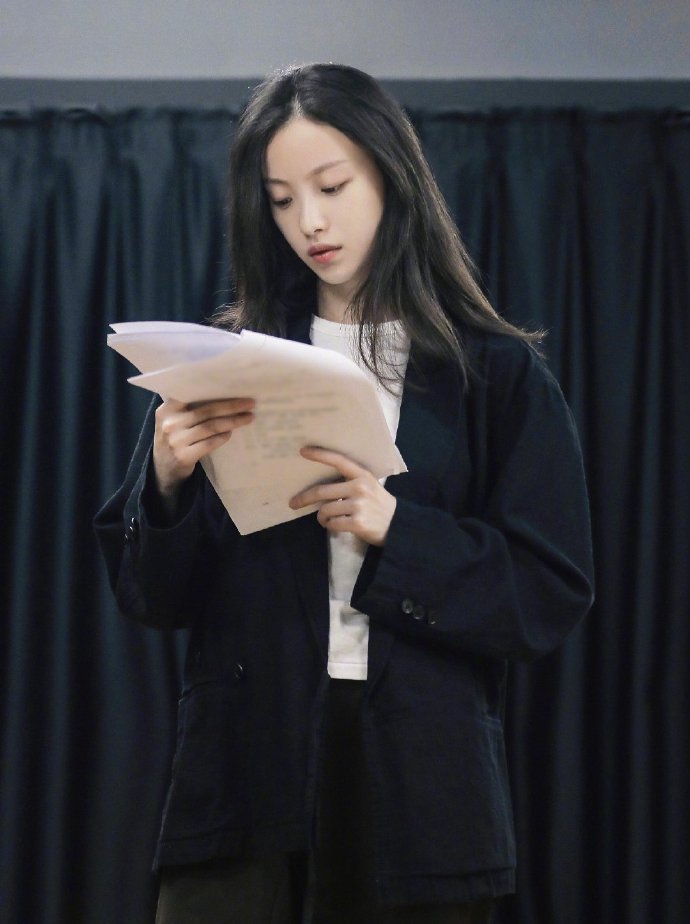 南京美女明星倪妮排练话剧的花絮图片 中国美女
