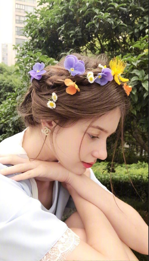 俄罗斯美女图片 天使的完美侧脸图片