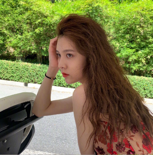 韩国美女图片 会穿又会拍的宋妍霏图片