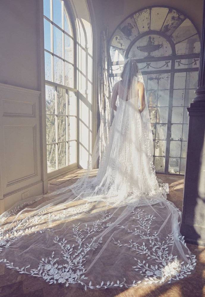 来自Sareh Nouri Spring 2019唯美婚纱图片
