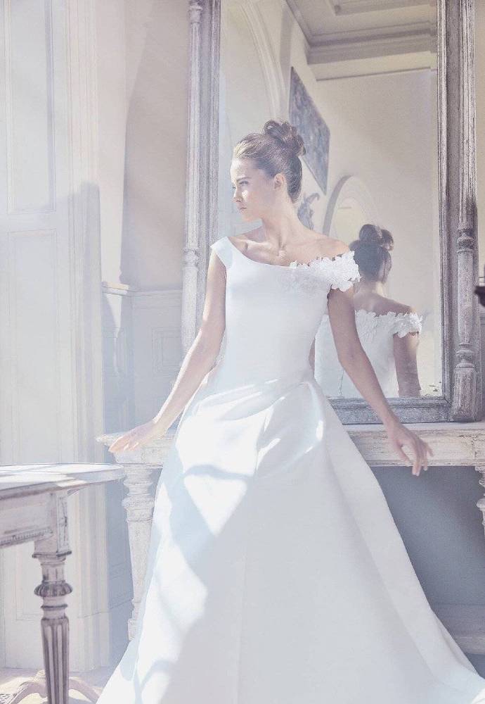 来自Sareh Nouri Spring 2019唯美婚纱图片