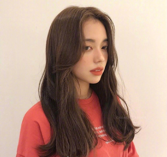 大波浪卷发发型图片 长发美女图片