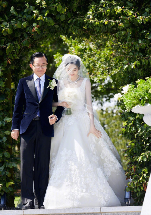 明星夫妻张若昀唐艺昕婚礼现场高清图片